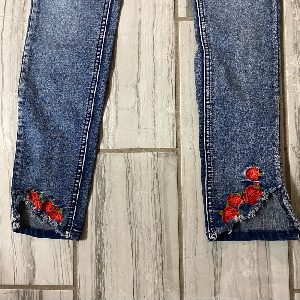 SUPER cute jeans - Picture 3 of 4